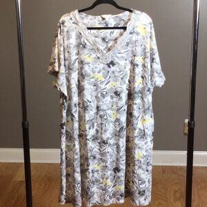 2X Secret Treasures Floral V-Neck Lounge Dress with Lace Trim